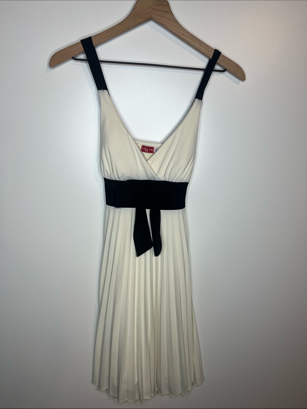 Ruby Rox pleated sleeveless dress